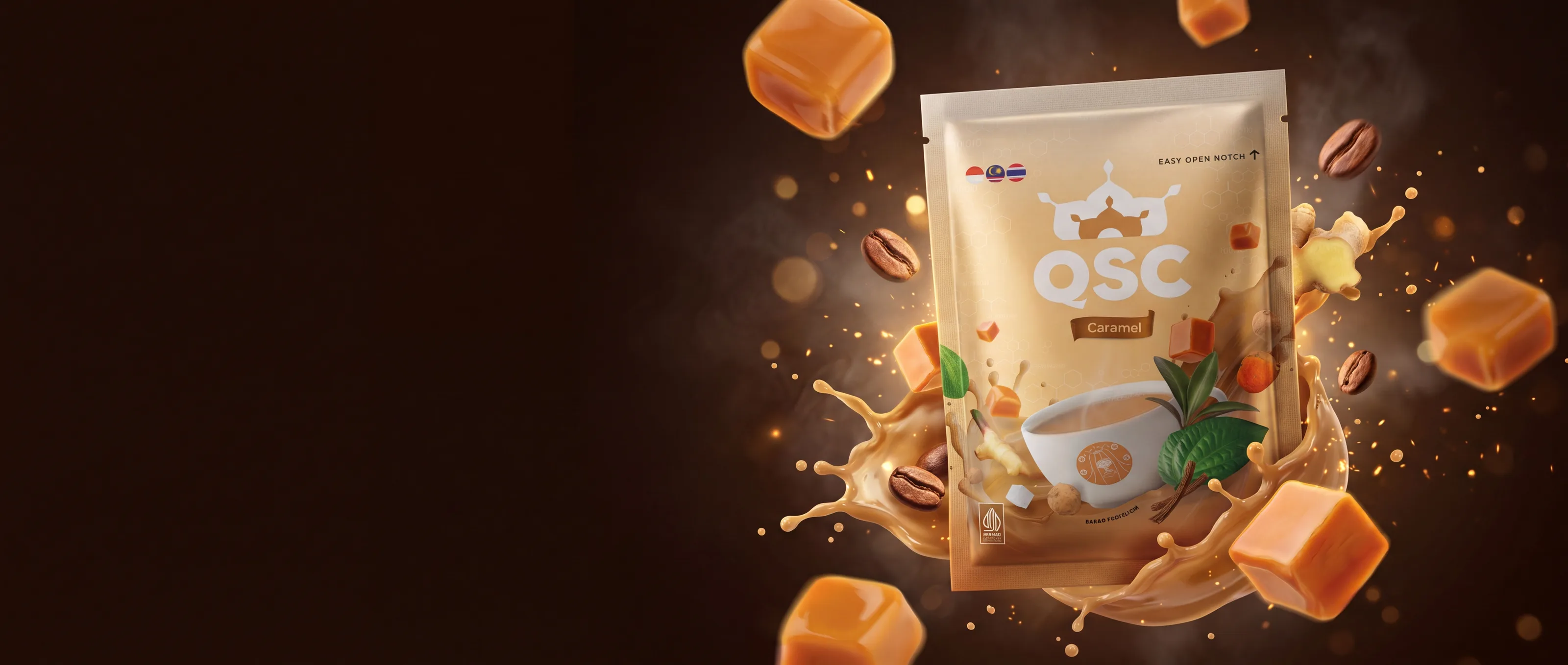 ซอง QSC Caramel ลอยอยู่ท่ามกลางคาราเมลและเมล็ดกาแฟ